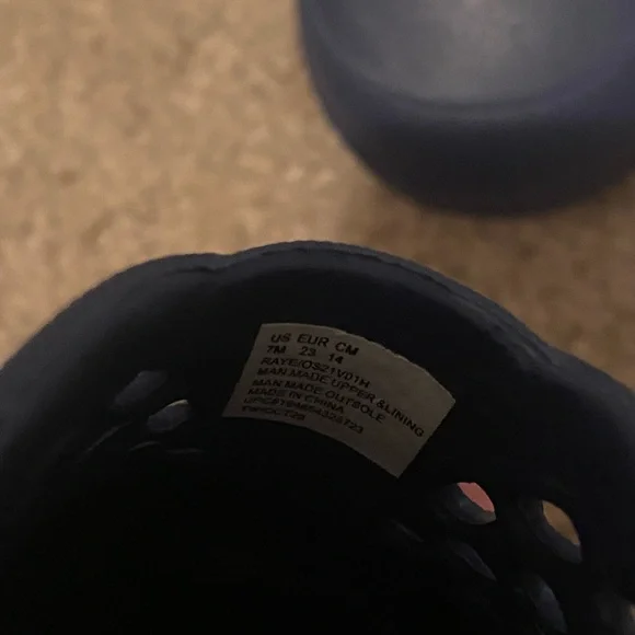 OshKosh B’gosh Kids Navy Water Shoes | Boys/Girls Swim Beach Shoes | Size 7 - Picture 2 of 2